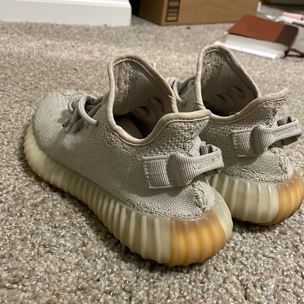 Yeezy size 5. Grey . Authentic